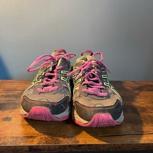 Women’s ASICS gel venture 5